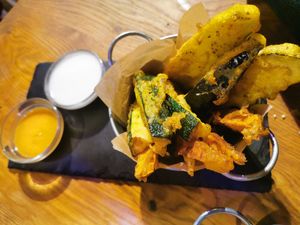 Fried veggies at Dinamita Perfumada in Madrid