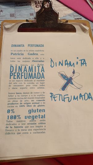 Restaurante con un menú que es todo un arte. Todo delicioso y muy bien hecho at Dinamita Perfumada in Madrid