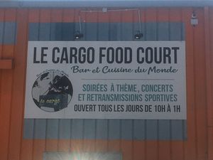 Enseigne du parking  at Veggy Box in La Garde