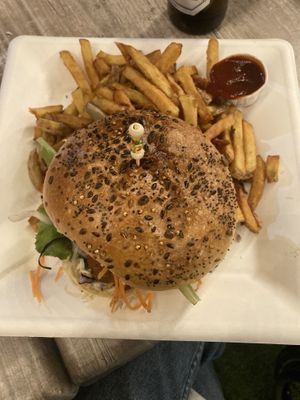 Falafel Burger  at Veggy Box in La Garde