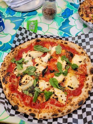 Vegan margarita pizza at Show Me Pizza in Austin