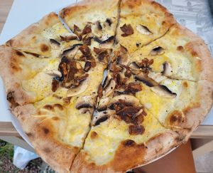 Mushroom Pizza with vegan Creme and vegan cheese added extra at Artisti in Corfu