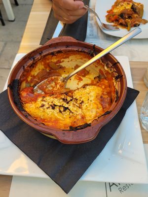 Vegtables in clay (already half eaten) at Artisti in Corfu