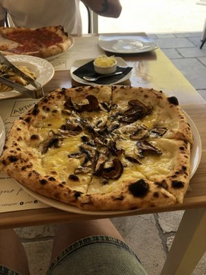 Vegan mushroom cream pizza with extra vegan cheeze   at Artisti in Corfu