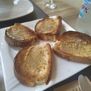 Garlic at Artisti in Corfu