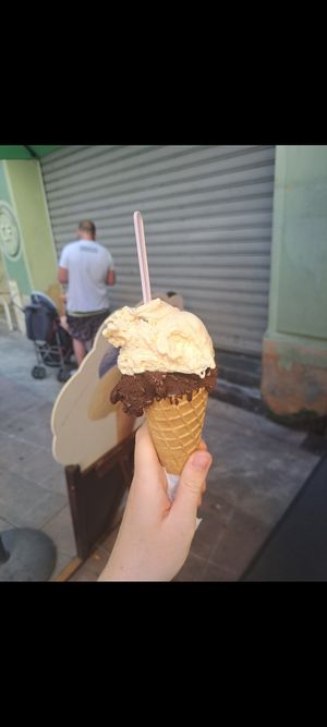 Salted Almond and chocolate at Papilla in Nice