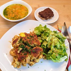 Colorful veggie soup.
Vegan "Mac & Cheese" with  green salad and chocolate-adzukibean-pie. at Sattva Vegan in Vienna
