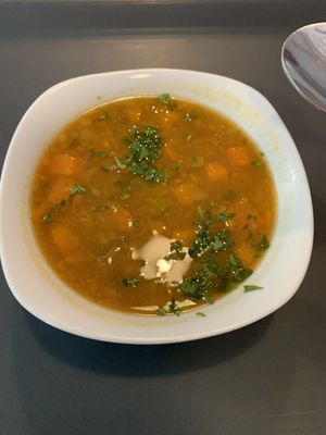 Sambar (indische Linsensuppe) mit Kartoffeln, Tomaten und Tamarinde at Sattva Vegan in Vienna