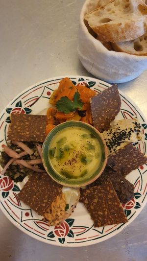 Assiette mixte du jour at Légumes des Jours in Paris