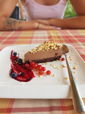 Vegan chocolate cake at Braavos in Banjole