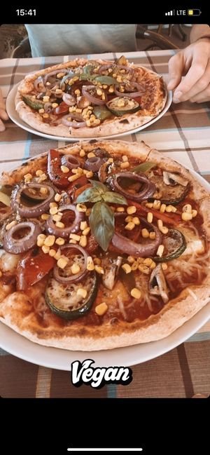 Vegan pizza (name: game of corn) at Braavos in Banjole