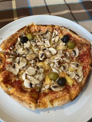 Vegane Pizza at Braavos in Banjole