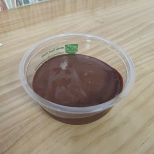 Crema de chocolate y avellanas at La Cosa Vegana in Granada