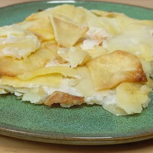 Milhojas de Patatas con nuestra Mozzarella Ahumada at La Cosa Vegana in Granada