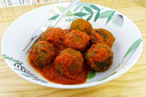 Albondigas de espinaca at La Cosa Vegana in Granada