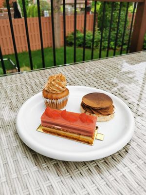  at Vegateau in Montreal