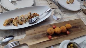 Gyozas y croquetas  at Contracorriente in Ourense
