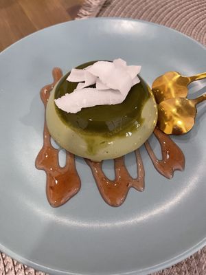 Flan de matcha y queso  at Contracorriente in Ourense