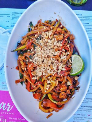 Pad thai vegano at Tizar Gourmet Restaurante y Taperia in Ourense