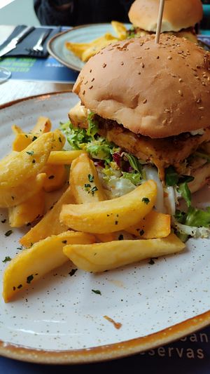 Burguer at Tizar Gourmet Restaurante y Taperia in Ourense
