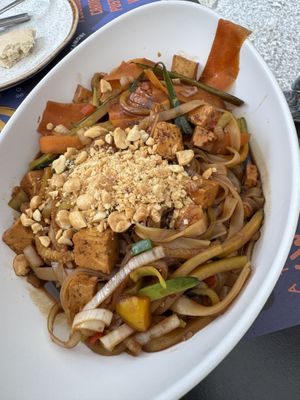 Tofu pad Thai  at Tizar Gourmet Restaurante y Taperia in Ourense