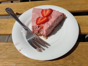 Vegan sommer cake at Mundo Sano in Munich