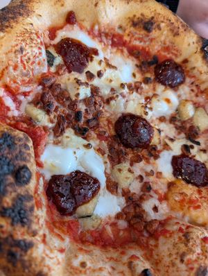 Vier-Käse-Pizza at Purezza in Manchester