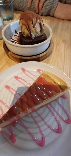 New York cheesecake and brownie (which came with wide choice of ice cream flavours) at Purezza in Manchester