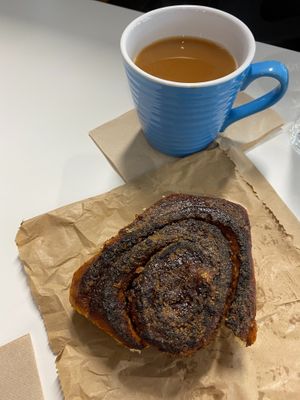 Cinnamon bun at The 'Arty Vegan in North London