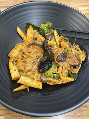 Tofu +mushroom+veggies stir fry  at Lahyanggak Maratang 라향각 마라탕 in Seoul