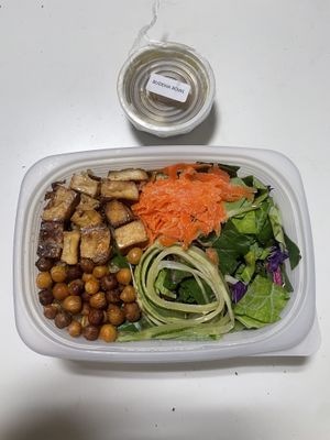 Buddha bowl has grain, tofu, chickpea, fresh leaves & veggies. So fresh, so good  at Nosh in Seoul