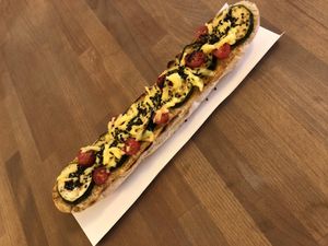 zapiekanka z hummusem i cukinią // hummus and zucchini at Granvegano in Poznan