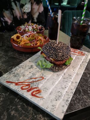 Vegan Burger and chilli cheeze fries at Vegan Temple Bar in Amsterdam