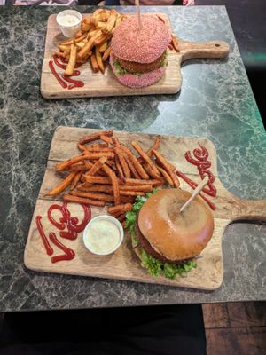Below: Sweet Potato fries and Falafel Burger
Above: Regular fries and Avocado Burger at Vegan Temple Bar in Amsterdam