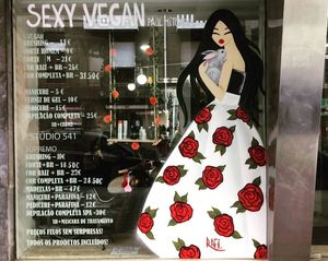 Front Shop and prices at Estúdio 541 in Porto