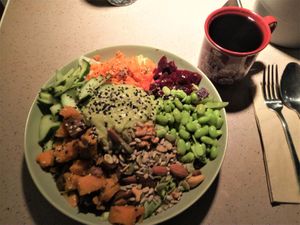 Avocado superfood salad at Kaspar Schmauser in Nuremberg