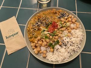 SÜSSKARTOFFEL ERDNUSS CURRY #Veganuary at Kaspar Schmauser in Nuremberg