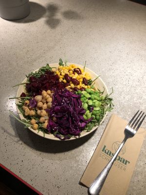 Customized bowl (10,90€) #Veganuary at Kaspar Schmauser in Nuremberg