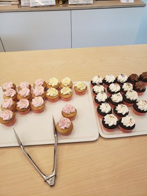 Cupcakes at Whisk Matcha Cafe in Vancouver