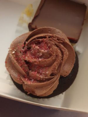 Cupcake at Whisk Matcha Cafe in Vancouver