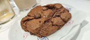 Vegan cookies at Charli's Crew in Paris