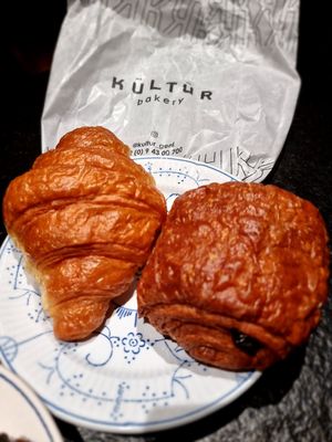 Croissant and chocoladekoek at Kultur Bakery in Ghent