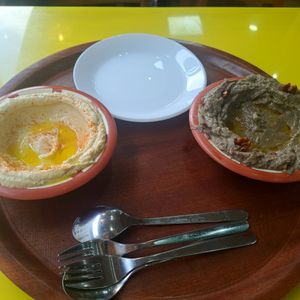 Hummus and baba ganous at Syrian Pie in Glasgow