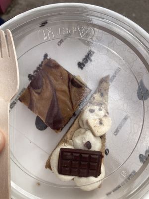 Raw banoffee cheesecake and raw peanut butter cheesecake  at Juicy in Glasgow