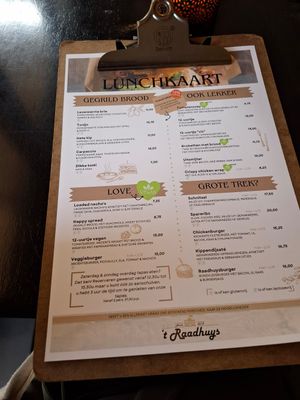 Lunchkaart, veel vegan opties at Eetcafé 't Raadhuys in Aalten