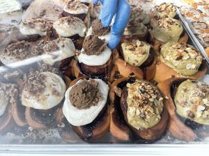 Apple, cookie dough, pistache flavours   at Have a Roll in Antwerpen