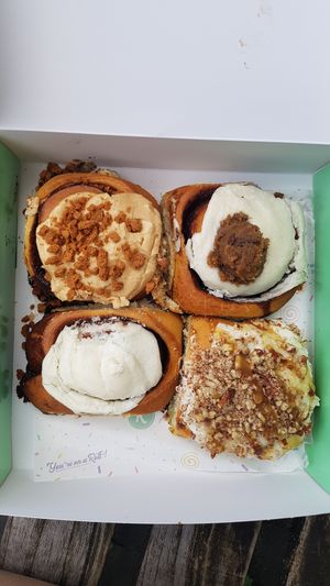 Cookie dough, classic, pecan and lotus flavours at Have a Roll in Antwerpen