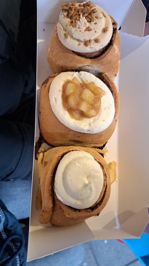 Classic, with apples and speculoos at Have a Roll in Antwerpen