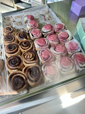 Glaze and white chocolate with raspberry  at Have a Roll in Antwerpen