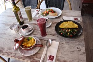 Ven y disfruta de nuestro menú vegano  at La Route Des Vins Cholula in San Andres Cholula